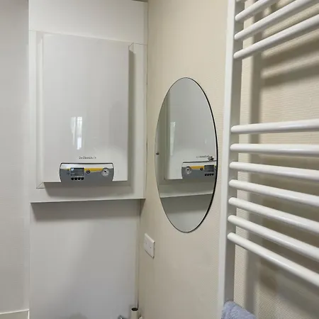 Apartment Lumineux Appartement Avec Balcon, Pres De La Gare *