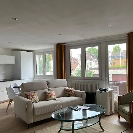 Lumineux Appartement Avec Balcon, Pres De La Gare Apartment Loos