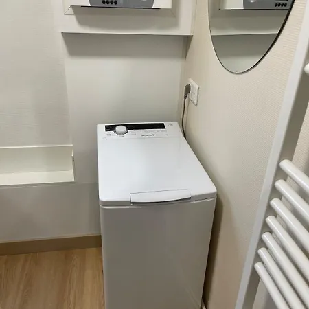 Lumineux Appartement Avec Balcon, Pres De La Gare Apartment