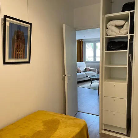 Lumineux Appartement Avec Balcon, Pres De La Gare Apartment