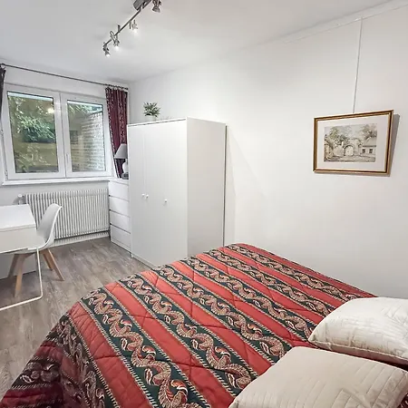 Lumineux Appartement Avec Balcon, Pres De La Gare