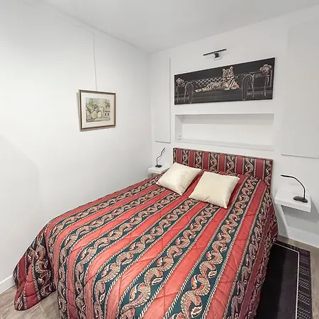 Lumineux Appartement Avec Balcon, Pres De La Gare