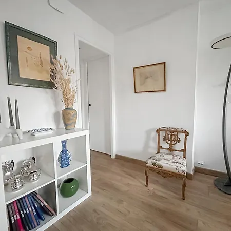 Apartment Lumineux Appartement Avec Balcon, Pres De La Gare *